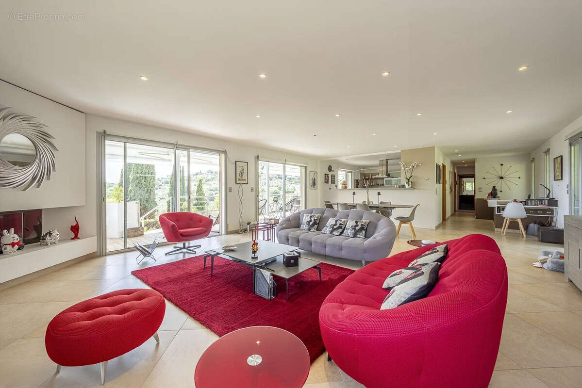 Maison à MOUGINS
