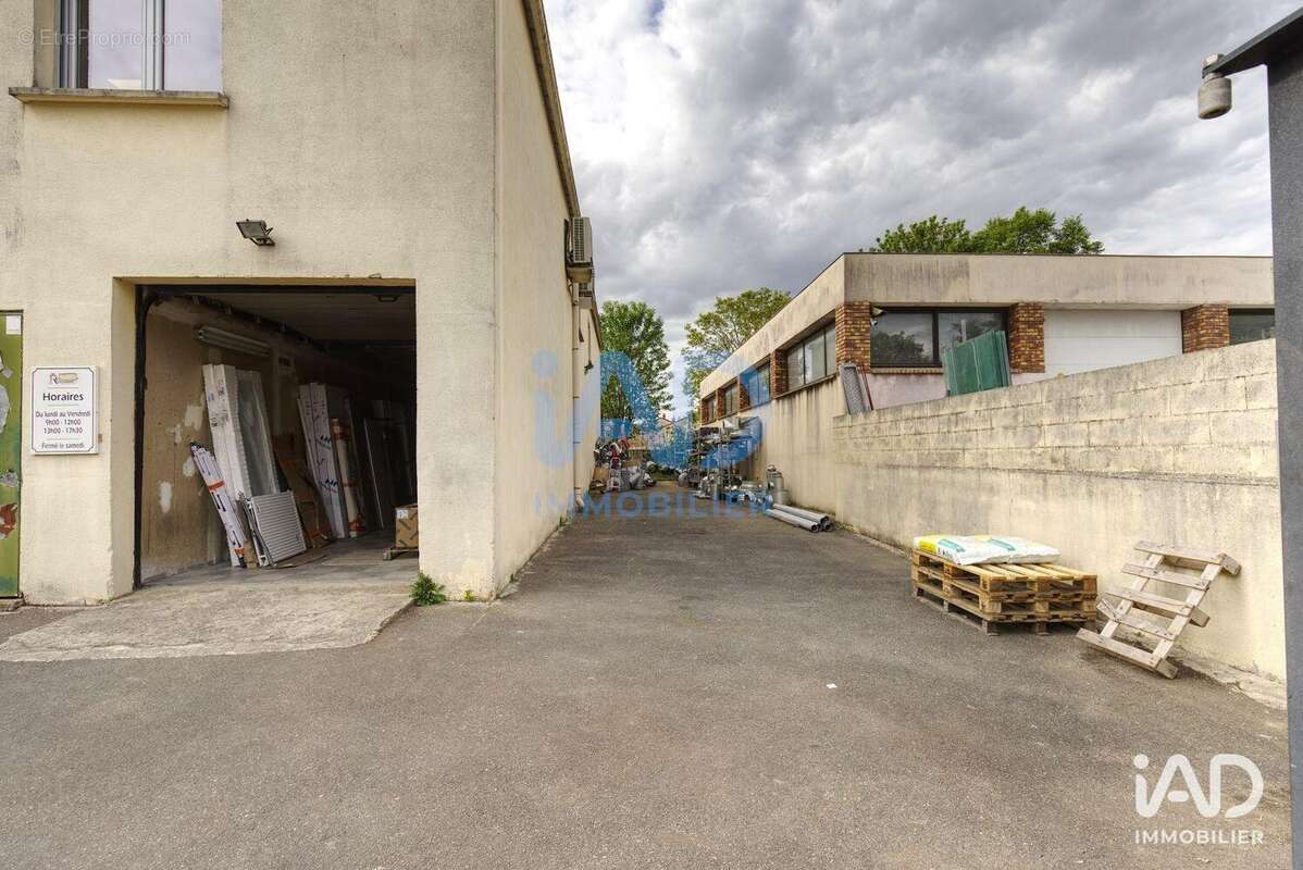 Commerce 570 m² à Draveil  - photo 2