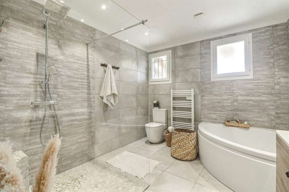 Maison à SAINT-GILLES