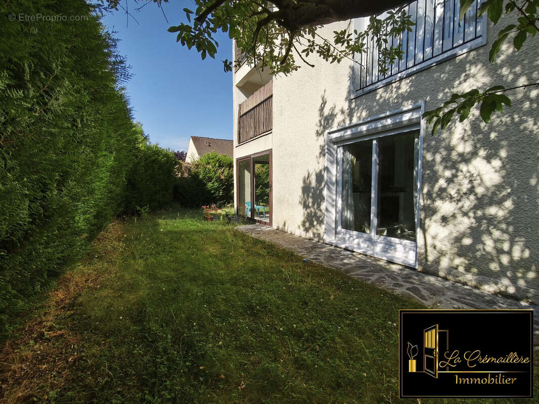 jardin exterieur - Appartement à DOURDAN