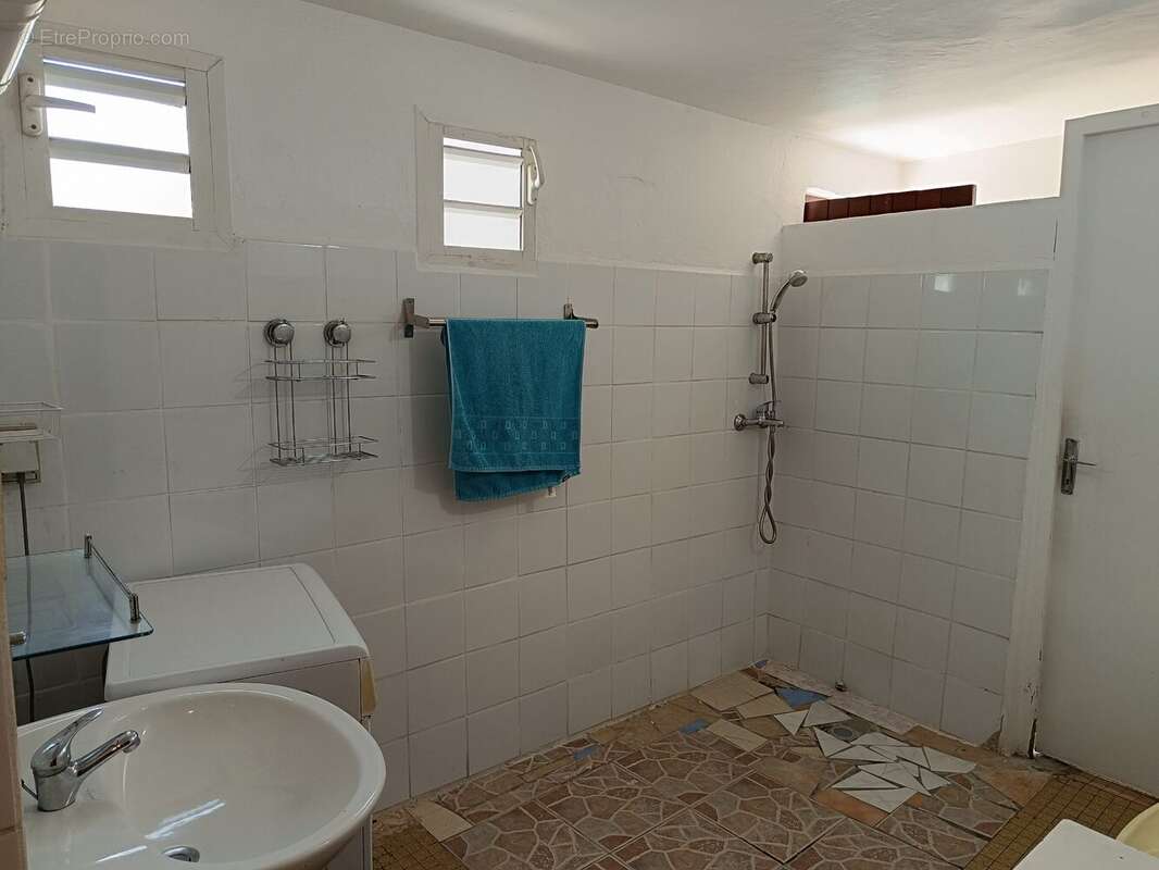 Maison 79 m² à Sainte-Anne  - photo 6