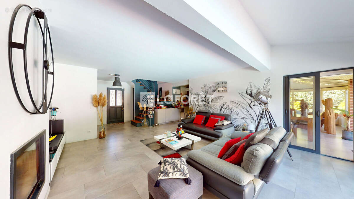 Villa de 7 pièces de 217 m²  avec piscine chauffée et dépendance L'Union - photo 6
