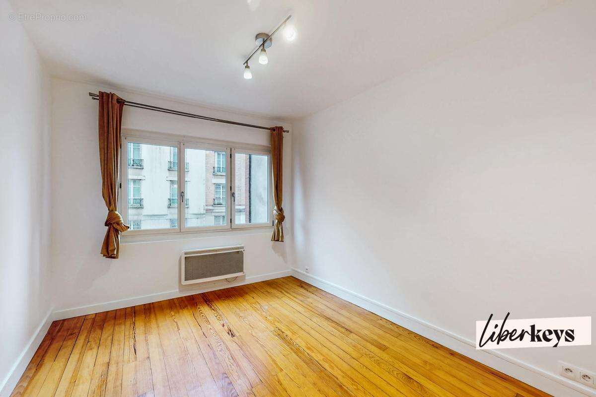 Appartement à PARIS-14E