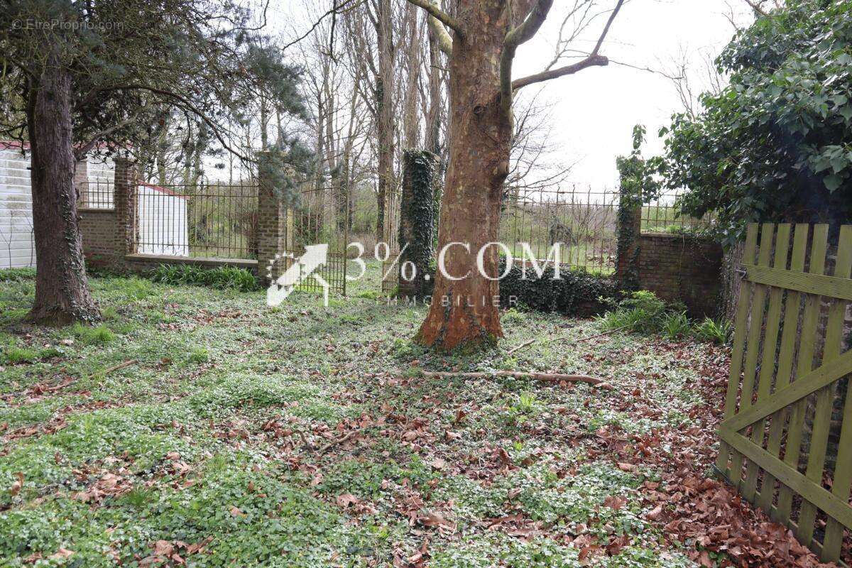 Terrain à HOUPLIN-ANCOISNE