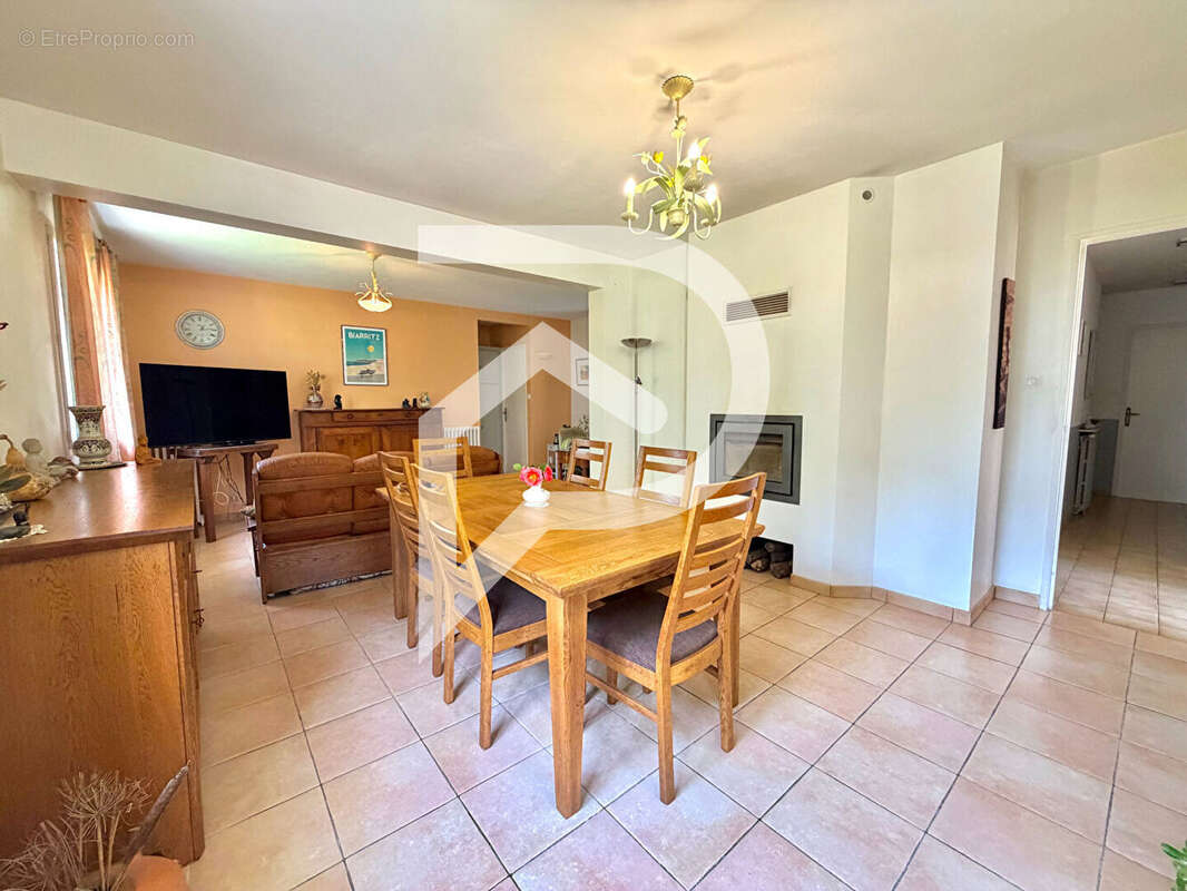 Maison à LAHOURCADE