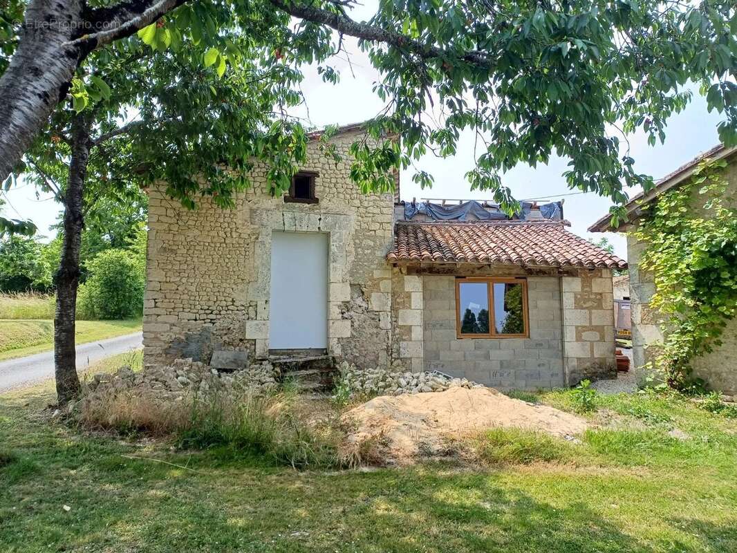 Maison à AUBETERRE-SUR-DRONNE