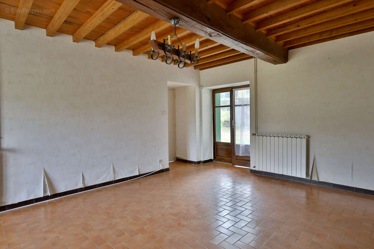 Maison à OYTIER-SAINT-OBLAS