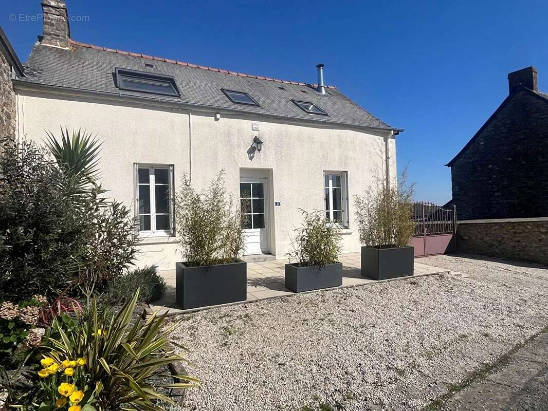 Maison à LA CHAPELLE-ERBREE