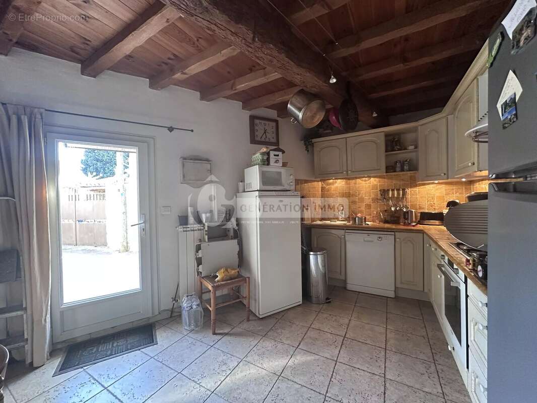 Maison à FONTVIEILLE