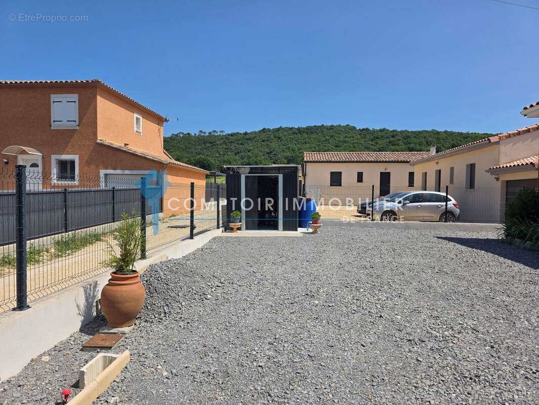 Ruoms - maison neuve  plain pied 100 m2  sur 598 m2 de terrain - photo 15