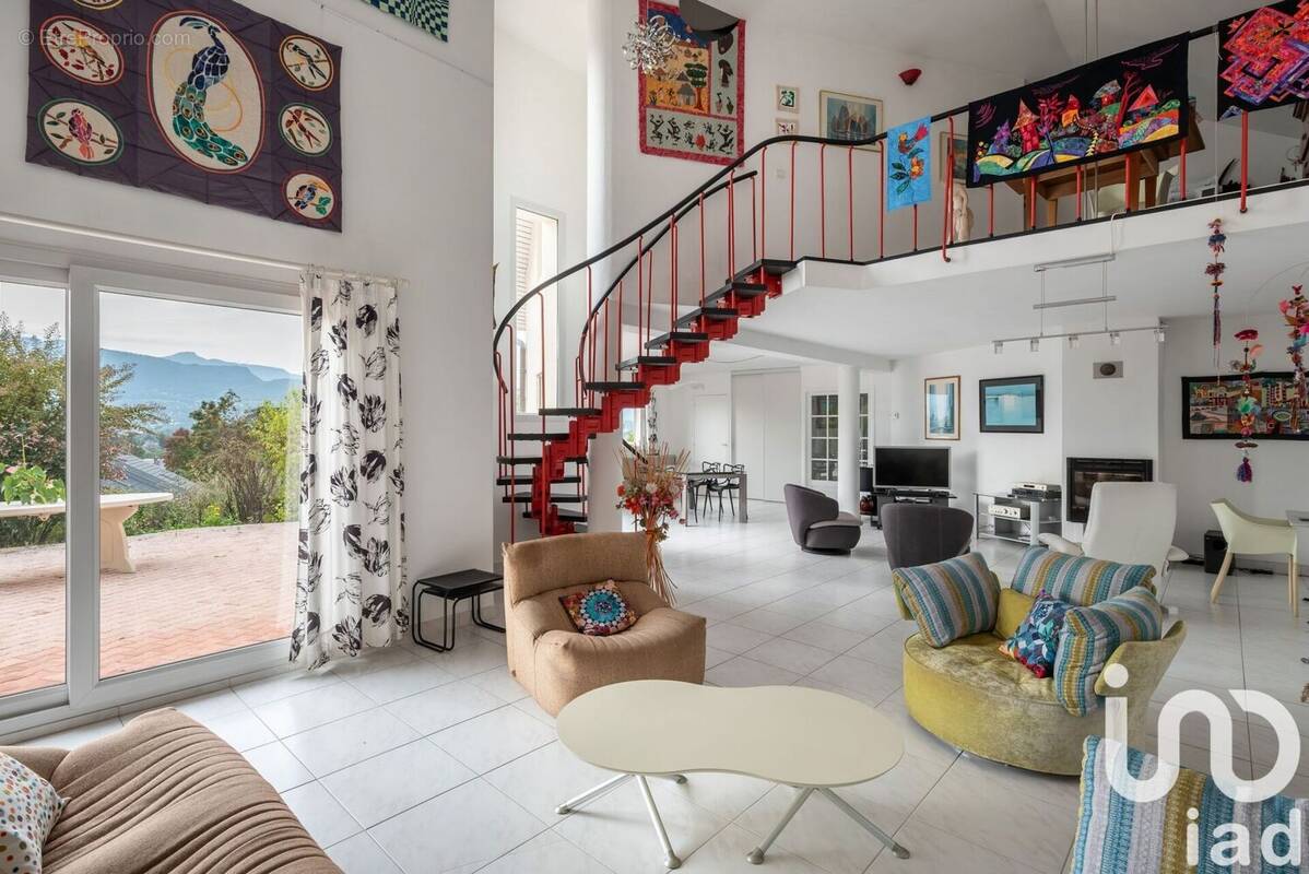 Photo 1 - Maison à CHALLES-LES-EAUX