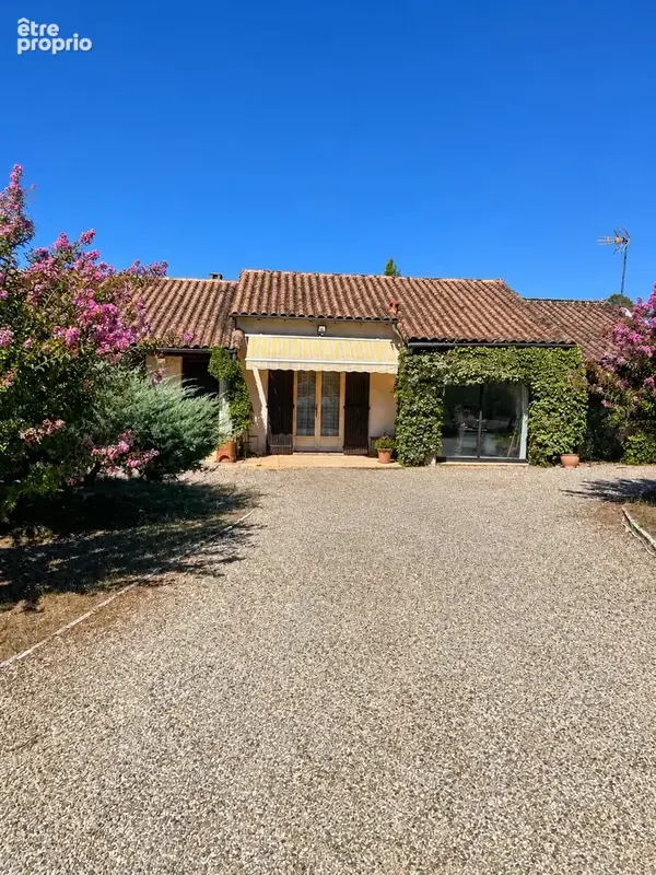 Photo Maison à Ginestet au prix de 244 000€