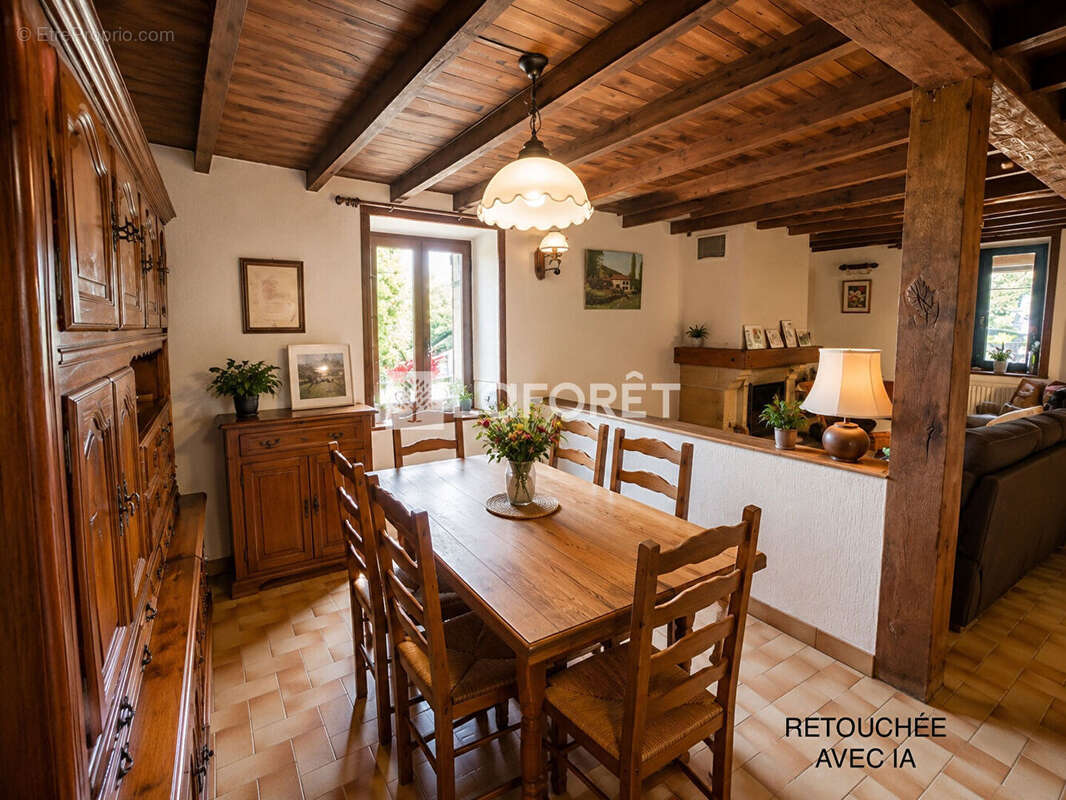 Maison à RENAISON