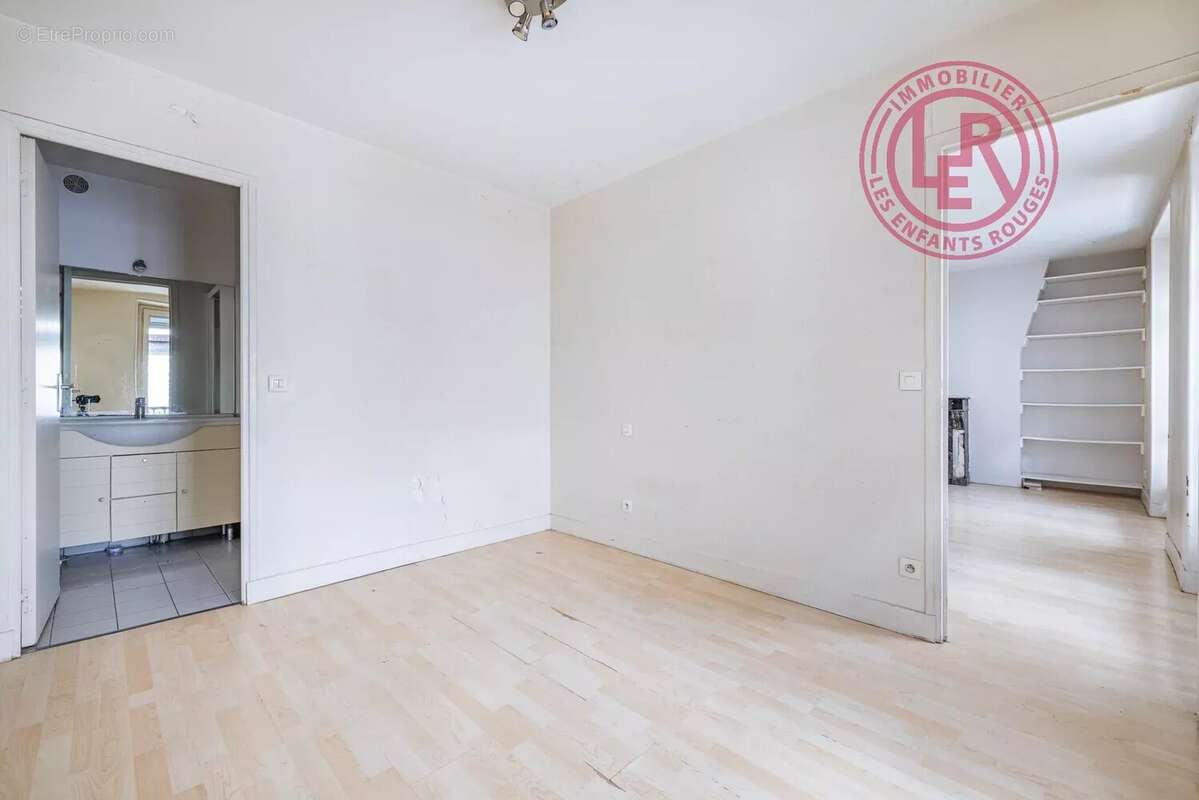 Appartement à PARIS-11E