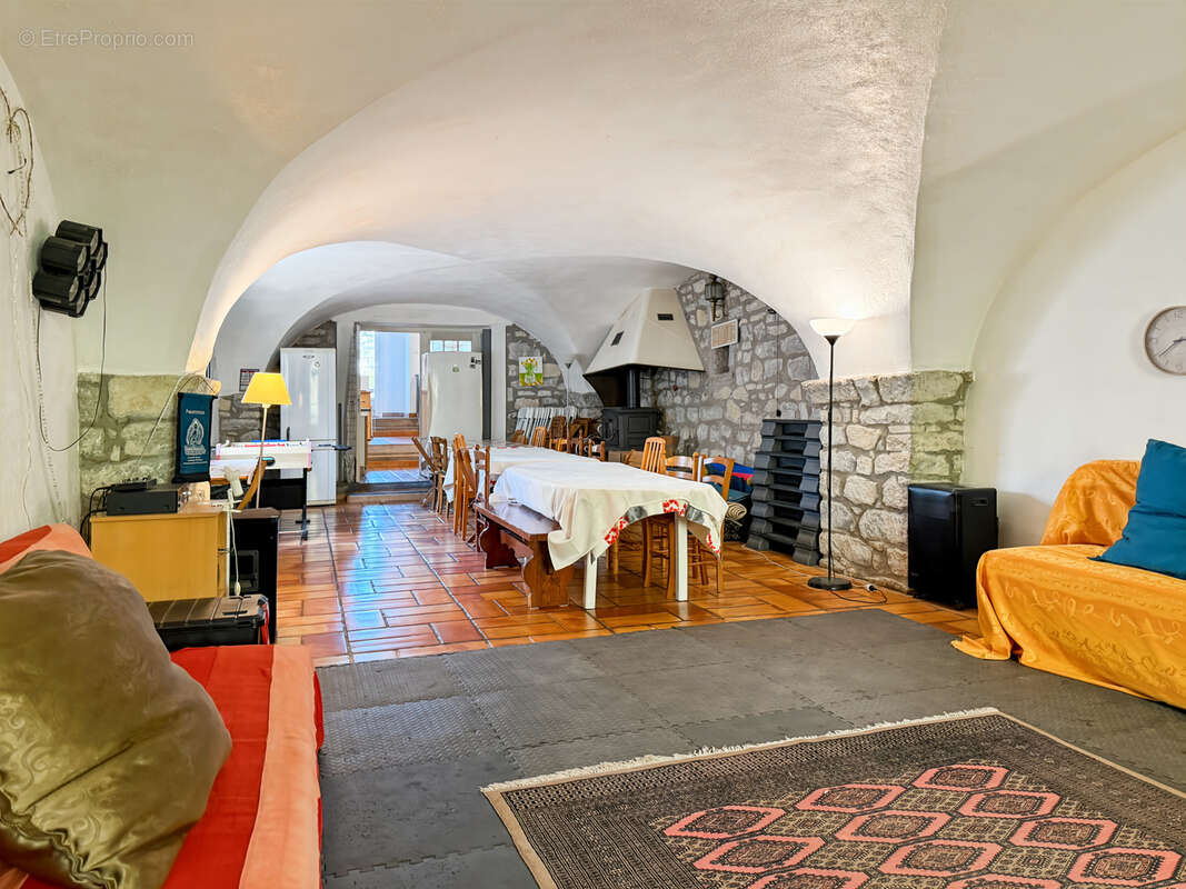 Maison à VILLENEUVE-DE-BERG