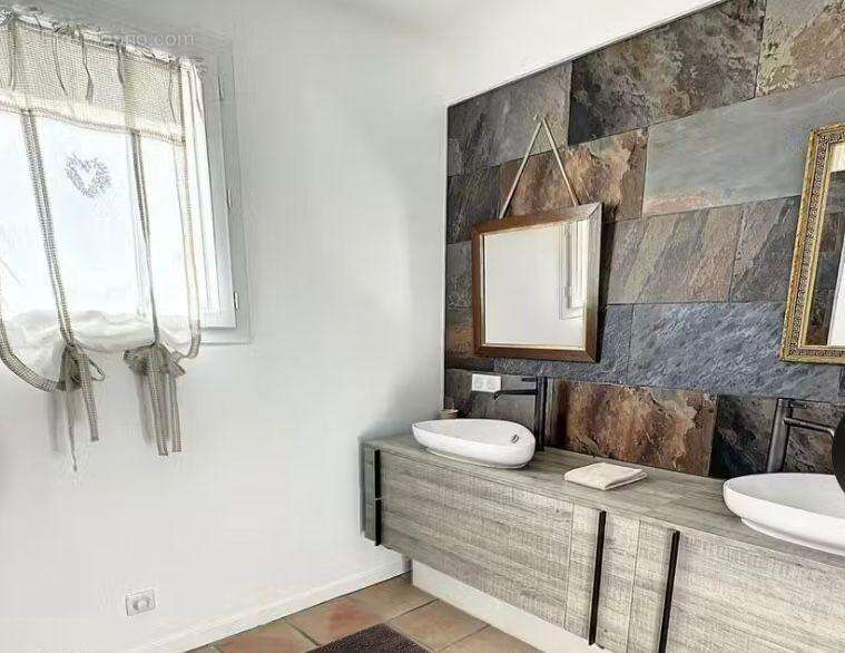 Maison à LA GARDE-FREINET