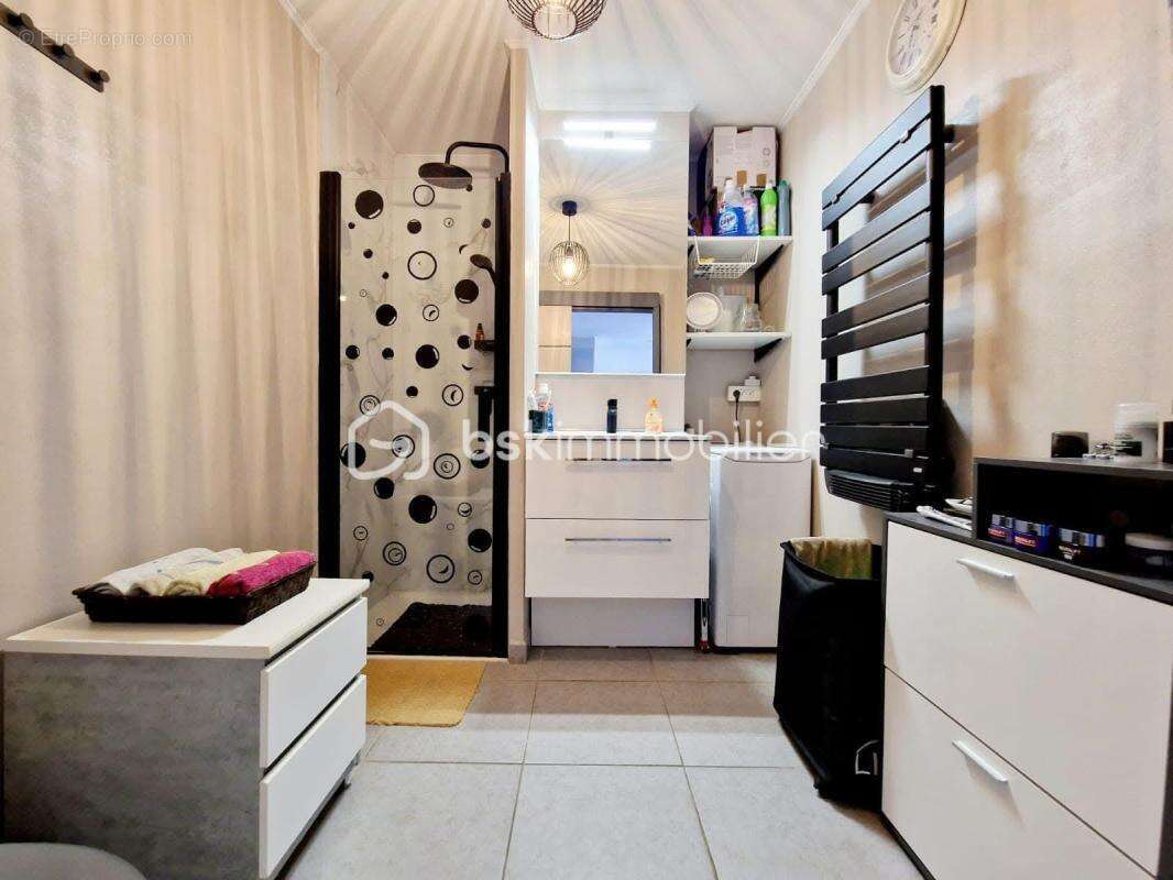 Magnifique Appartement 2 Pièces avec Terrasse et Parking - photo 7