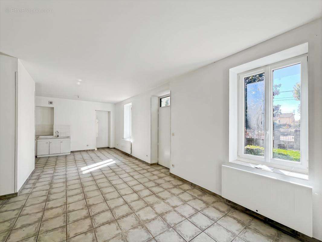 Appartement à LIVRON-SUR-DROME