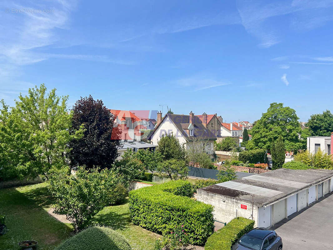 Appartement à HOUILLES