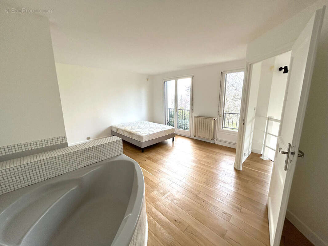 Maison à L'HAY-LES-ROSES