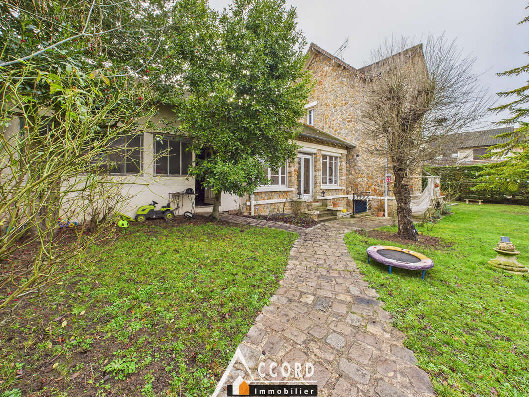 Maison à SARTROUVILLE