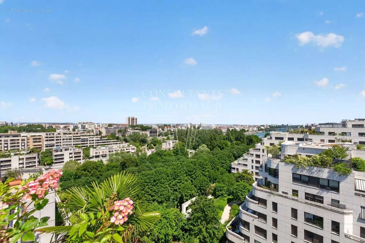 Appartement à LEVALLOIS-PERRET