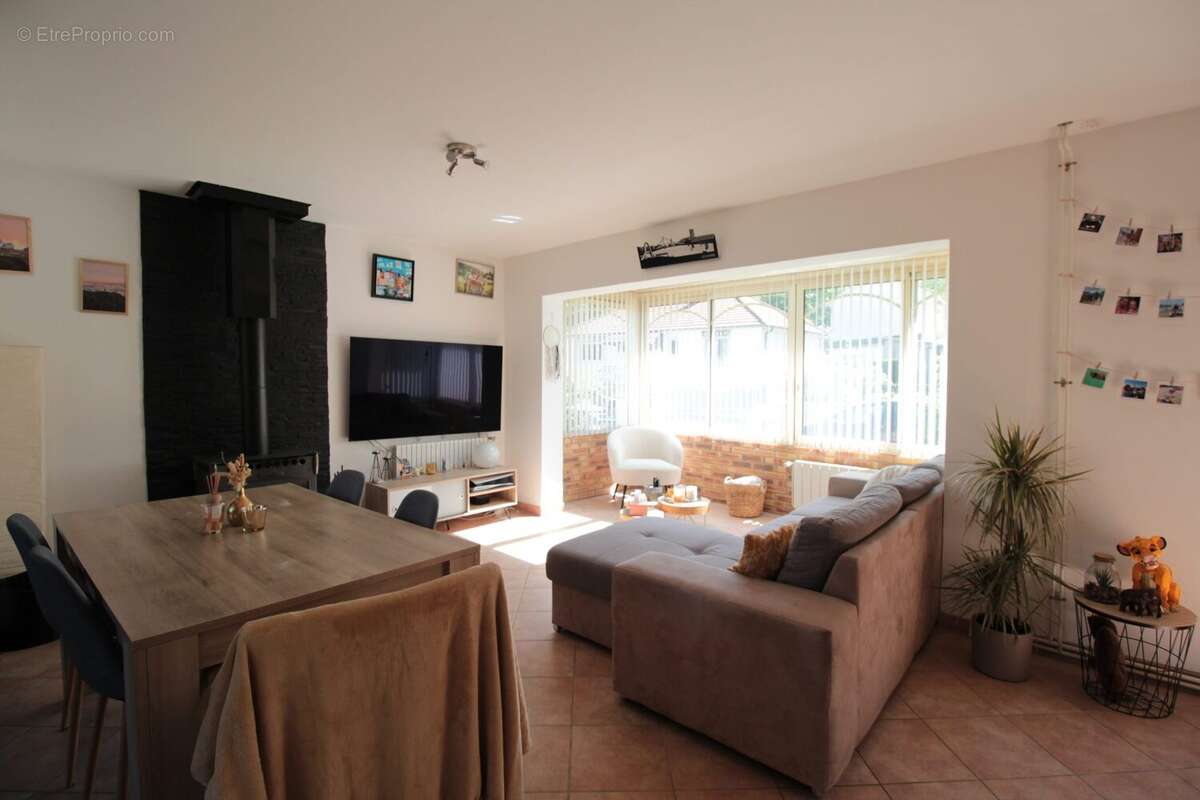 Maison à TRACY-LE-MONT