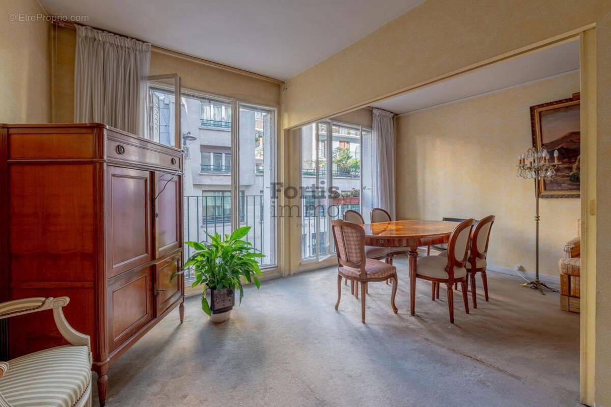 Appartement à PARIS-5E