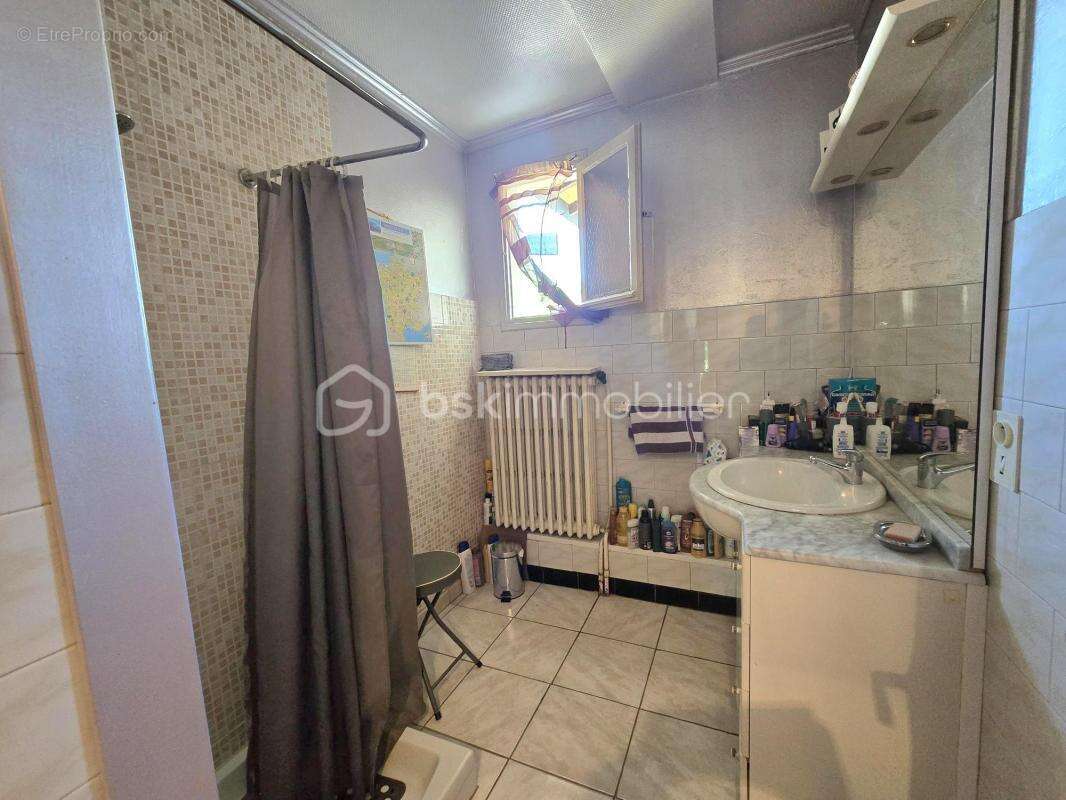 Appartement à PUY-GUILLAUME