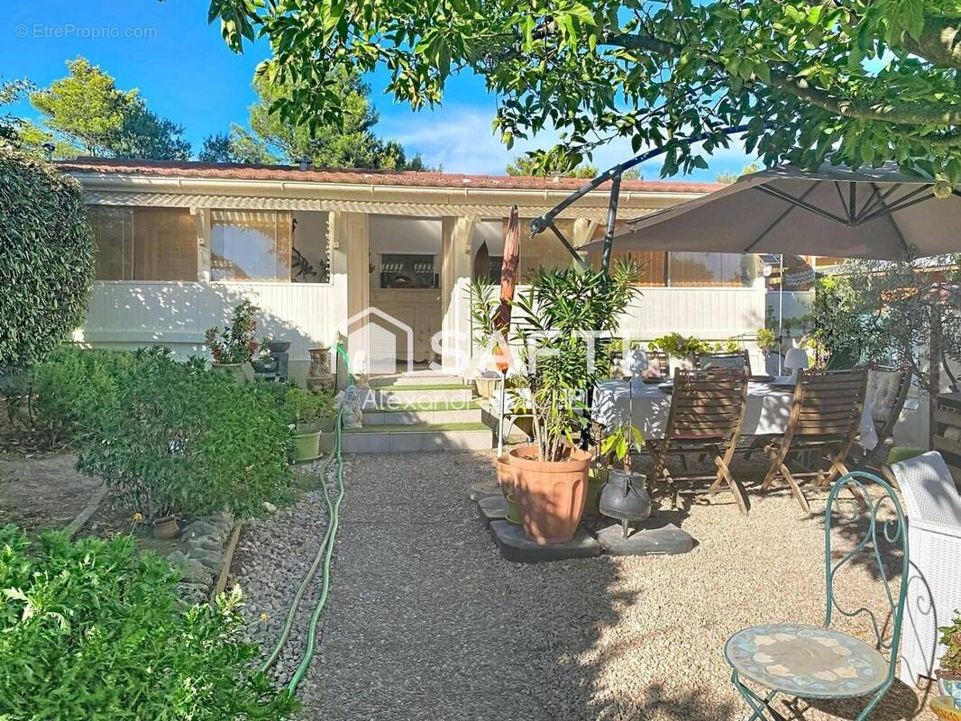 Photo 1 - Maison à LE CASTELLET