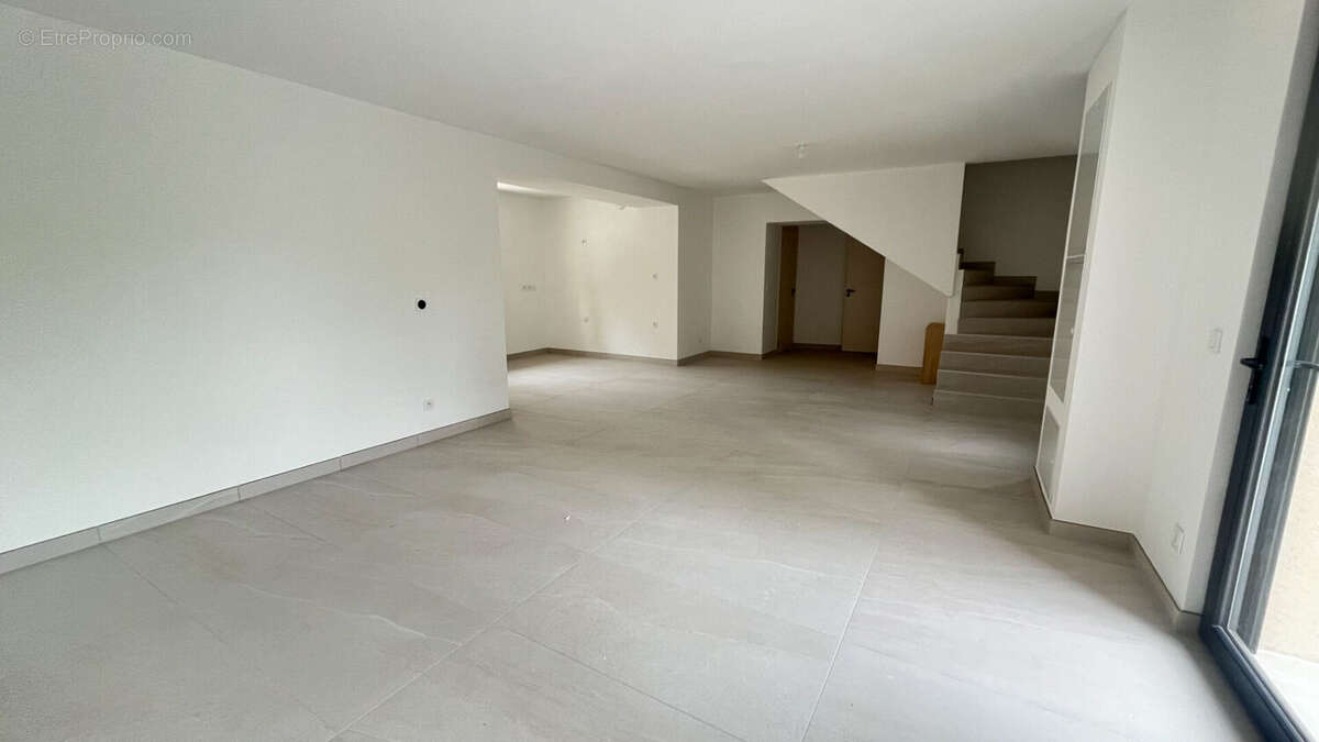 Maison à PONT-EVEQUE