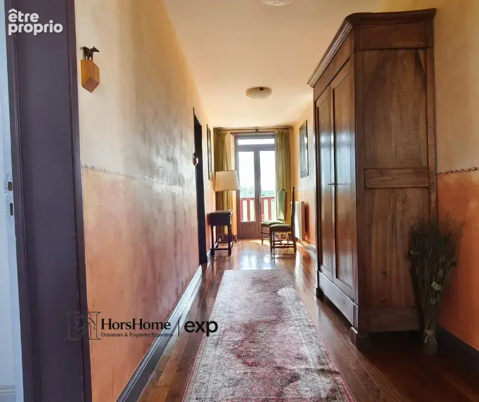 Maison 12 pièces 419 m² à vendre à Peschadoires (63920) - photo 5