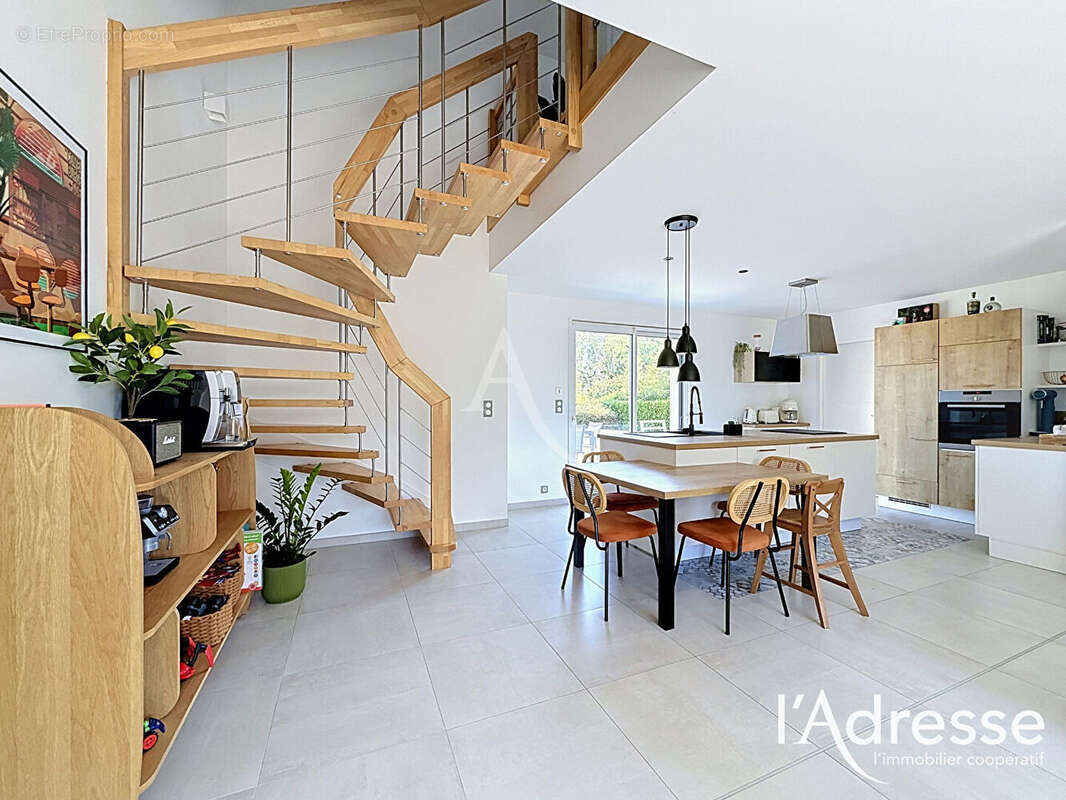 Maison 2017, 4 chambres et grand jardin à Vallères - photo 4