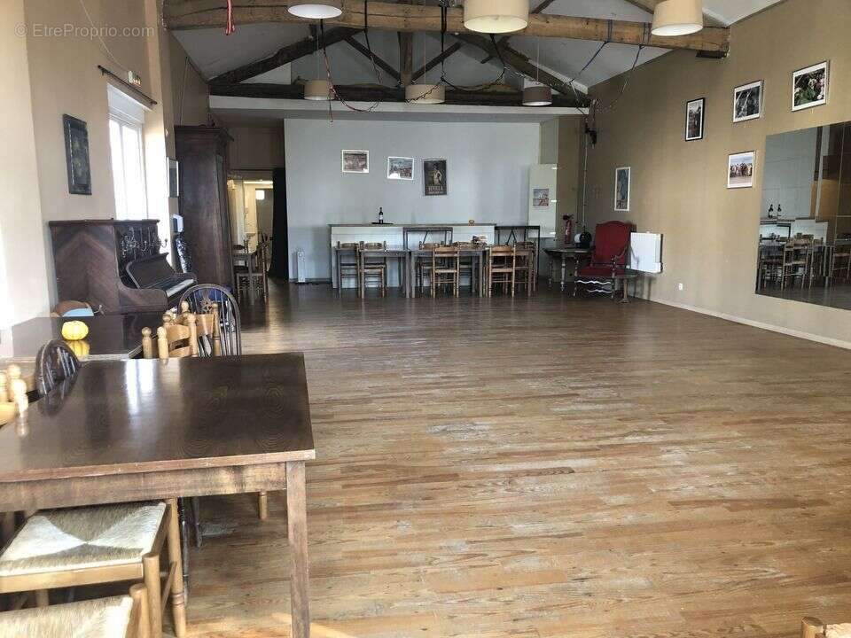 Commerce à GAILLAN-EN-MEDOC