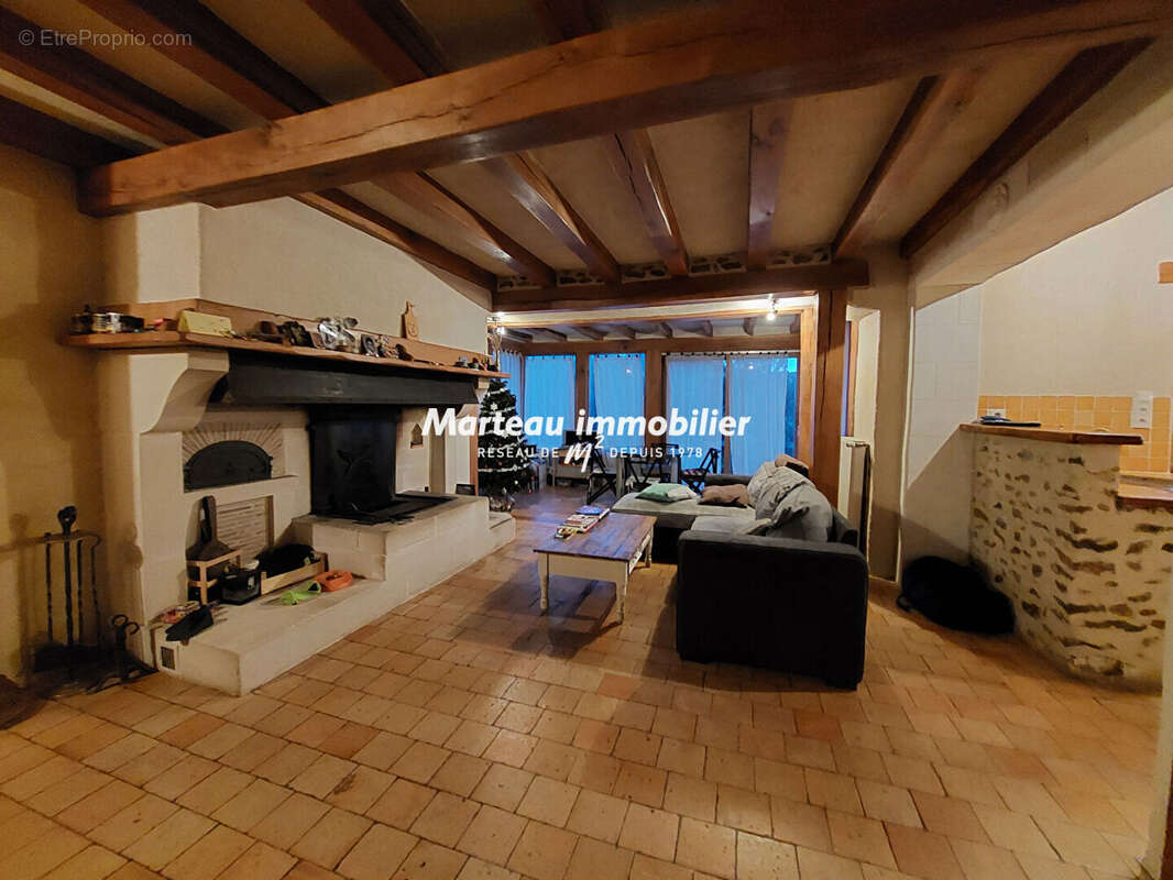 Maison à MONCE-EN-BELIN