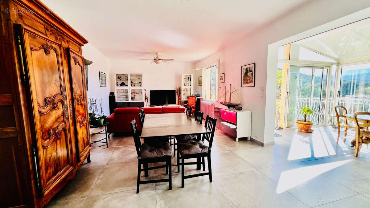 Maison à SAINT-ZACHARIE