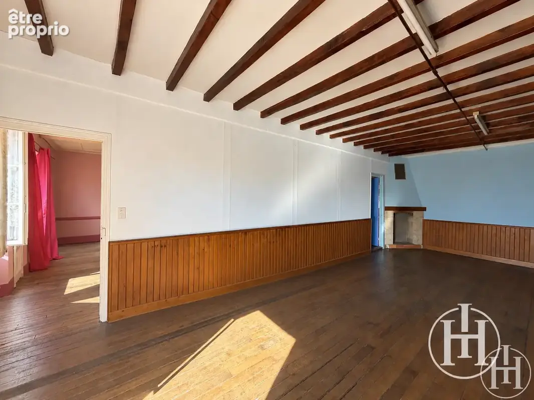 À saisir : petit prix   maison de 208 m2 avec garage, caves et terrains - - photo 2