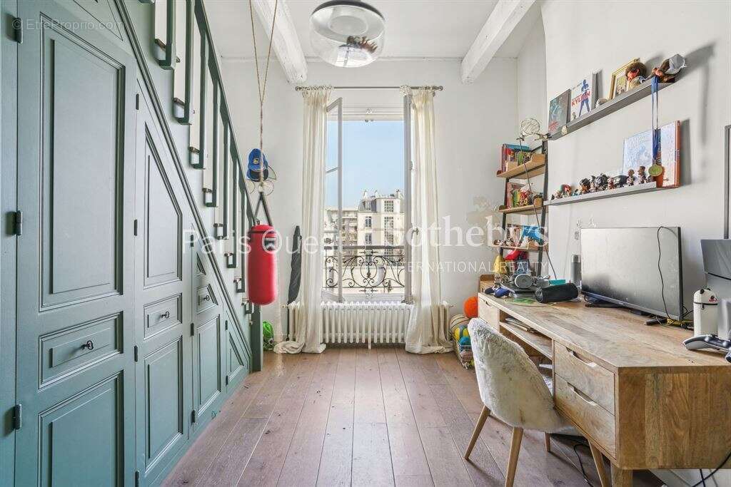 Appartement à NEUILLY-SUR-SEINE
