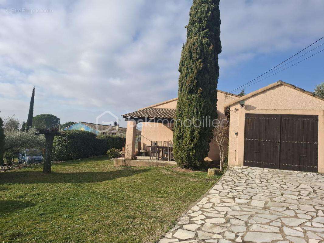 Maison à SAINT-QUENTIN-LA-POTERIE