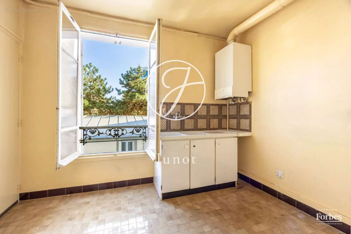 Appartement à LEVALLOIS-PERRET