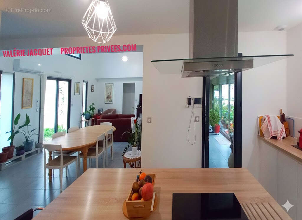 Maison à SAINT-SEURIN-SUR-L&#039;ISLE