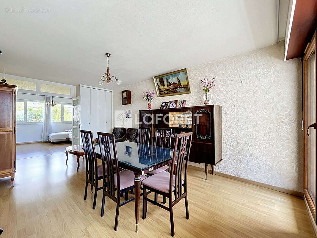 Appartement à RILLIEUX-LA-PAPE