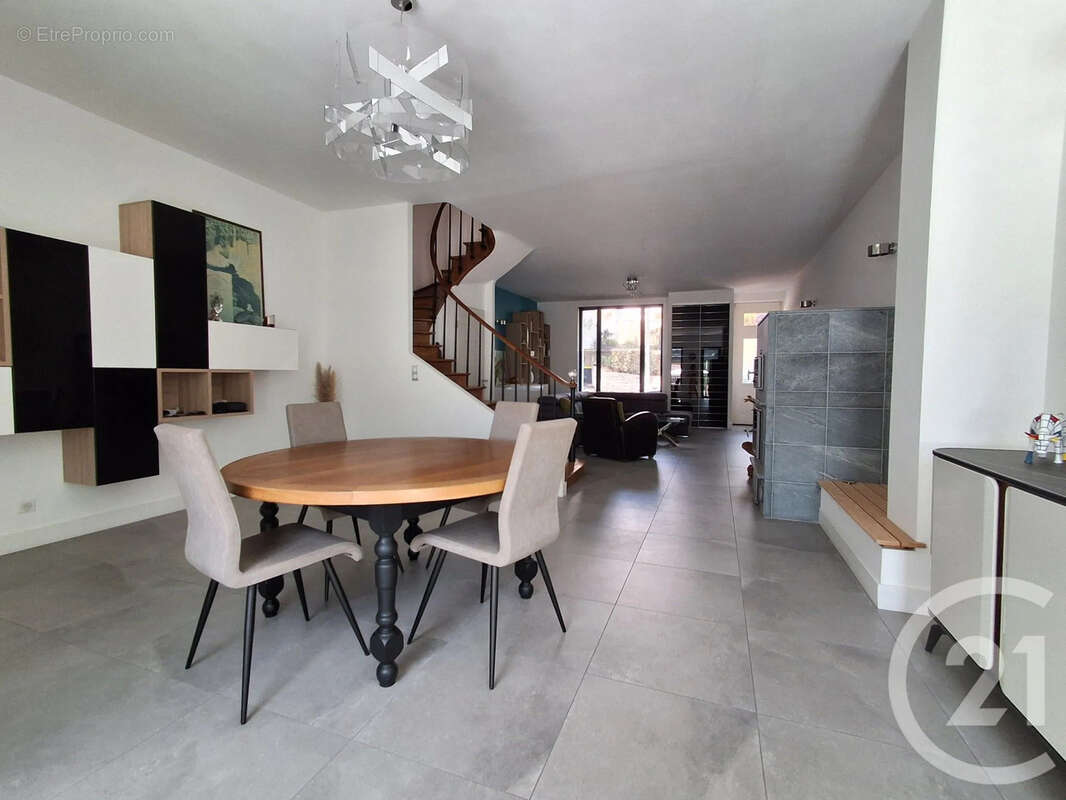 Maison 150 m² à Royan  - photo 4