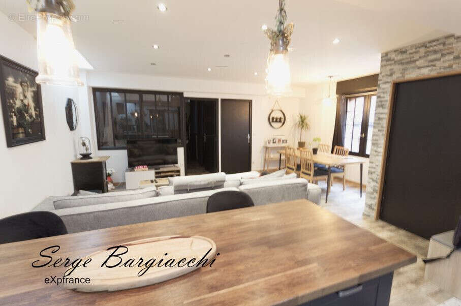 Appartement 210 m² à Henin-Beaumont  - photo 9