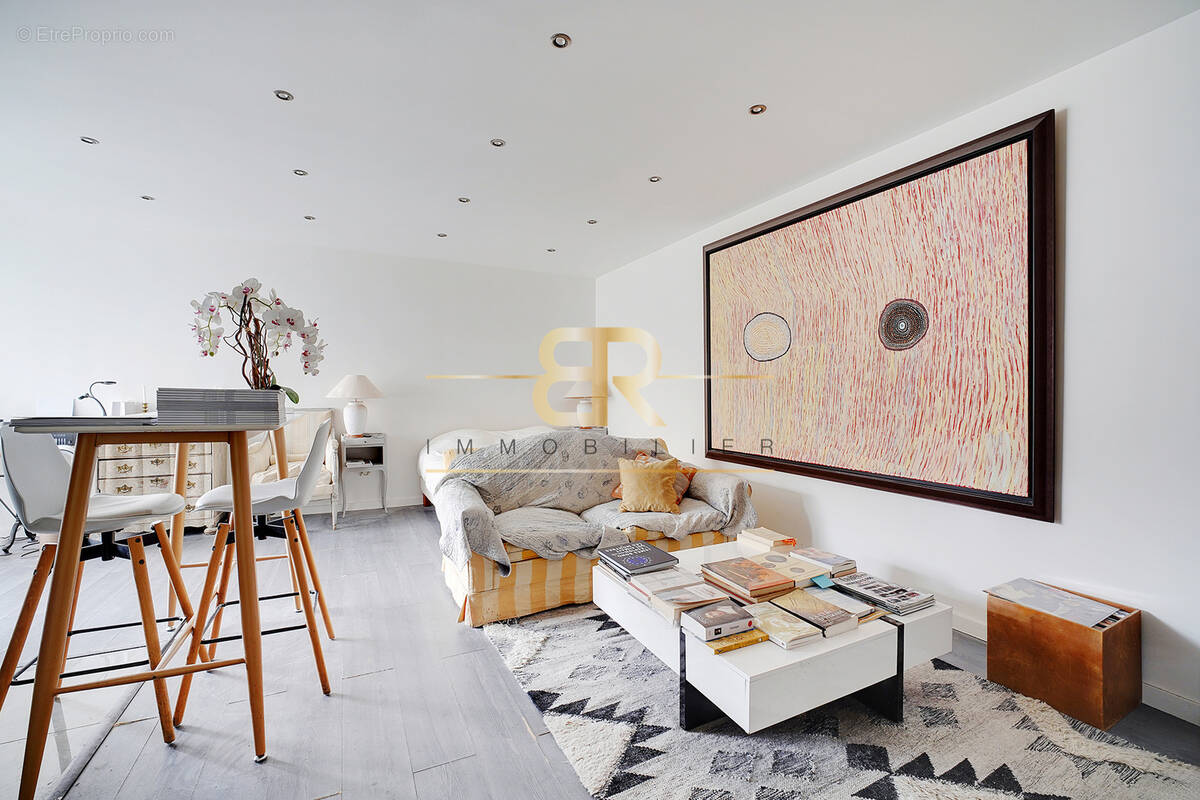 Appartement à NEUILLY-SUR-SEINE