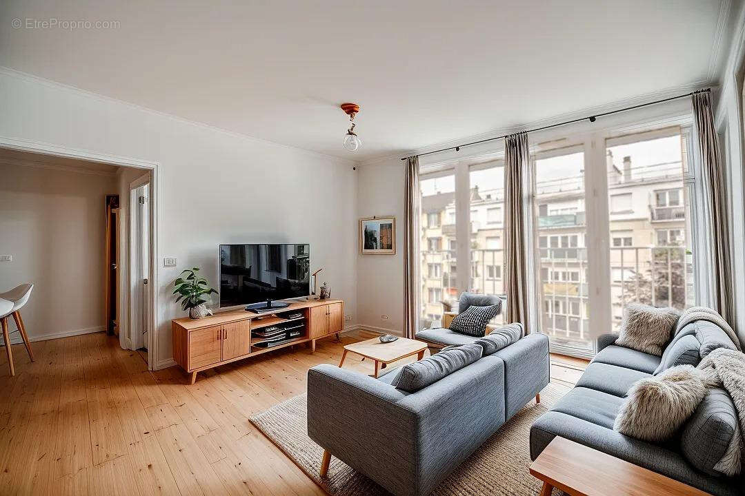 Appartement à COURBEVOIE