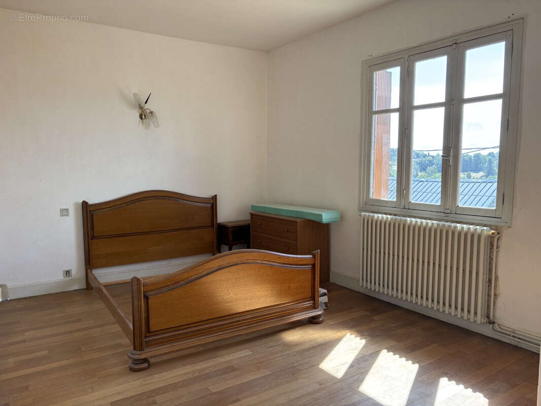 La Porcherie maison de campagne de 6 pièces à restaurer avec un petit jardin et vues - photo 14