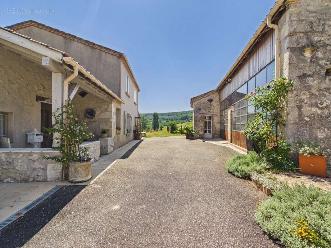 Maison de charme avec piscine a proximité du bourg médiéval de Penne d'Agenais - photo 23