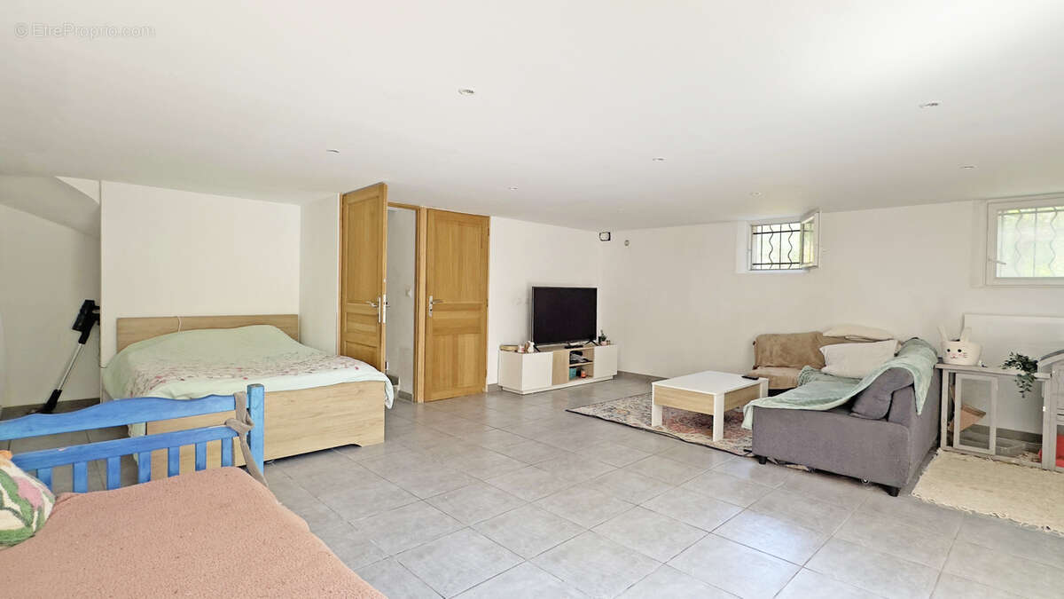 Maison à SOLLIES-TOUCAS