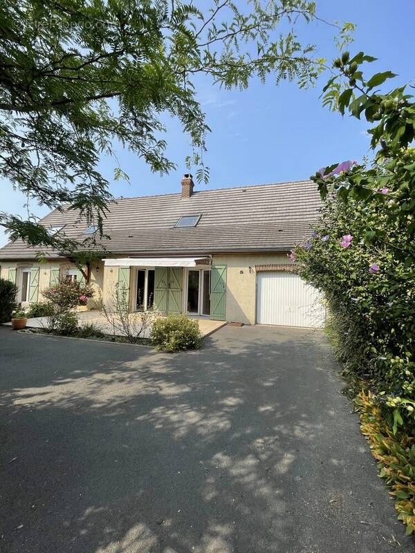 Maison à AVESNES-SUR-HELPE